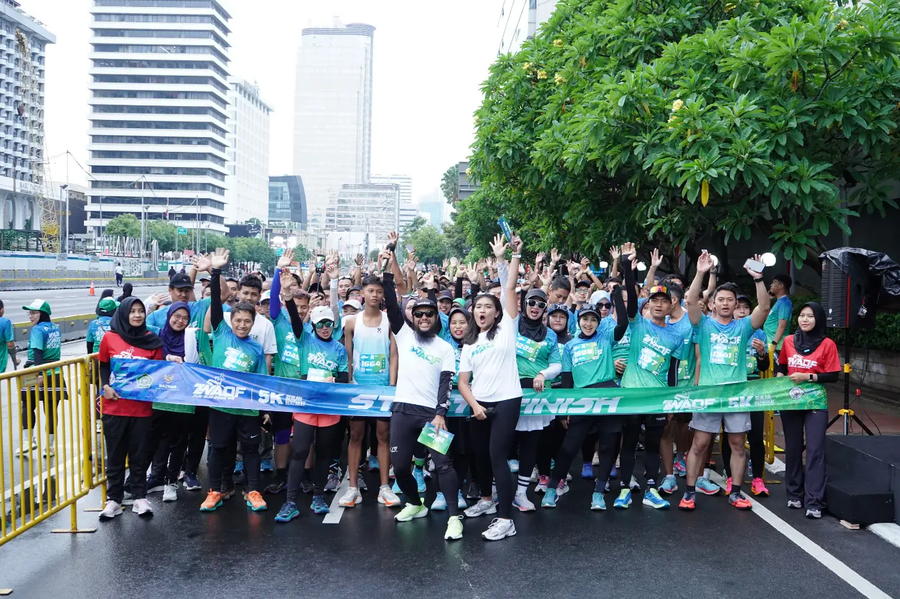 Peserta Waqf Run 2024 berkumpul di garis start